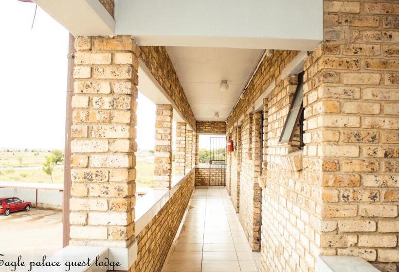 ペンション Eagle Palace Guest Lodge Lichtenburg