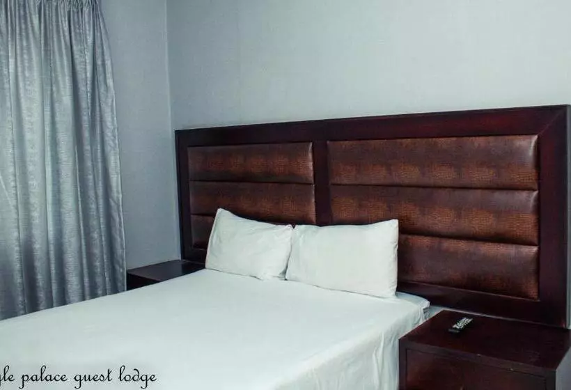 ペンション Eagle Palace Guest Lodge Lichtenburg