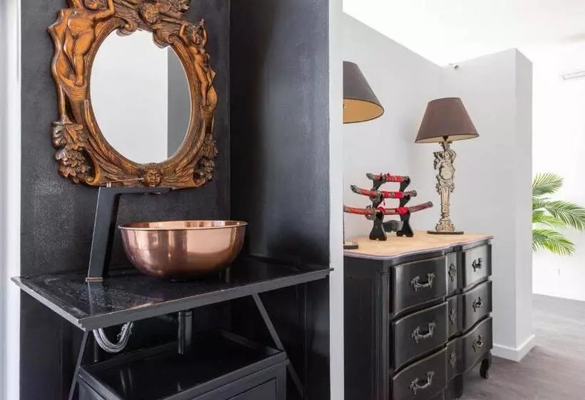 پانسیون Chambre D Hôtes De Luxe, Toulon Mourillon, 4 Belles Chambres, Piscine