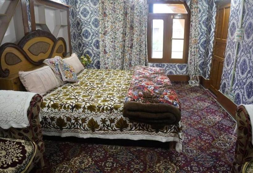 پانسیون Wani Guest House