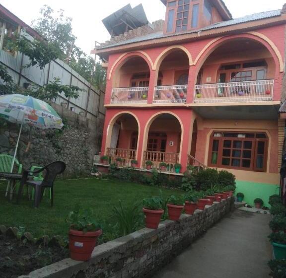 پانسیون Wani Guest House