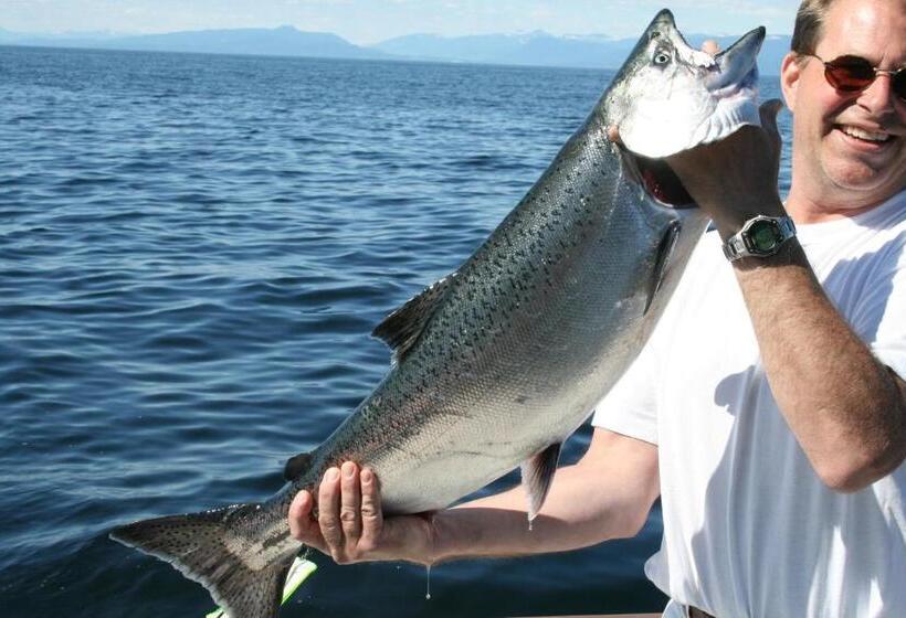 استراحتگاه Page S Inn On Silva Bay