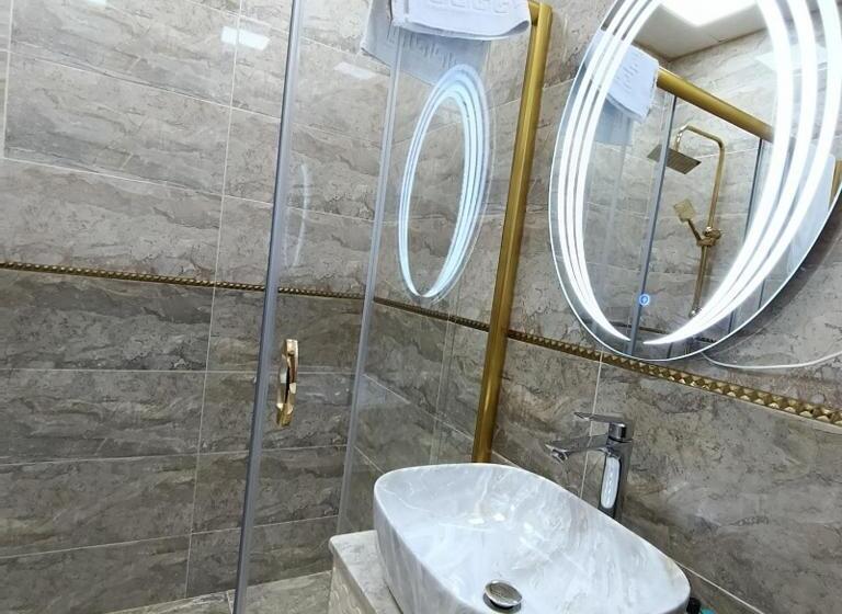 Vi̇va Boutique & Mirror Deluxe Hotel S Baku