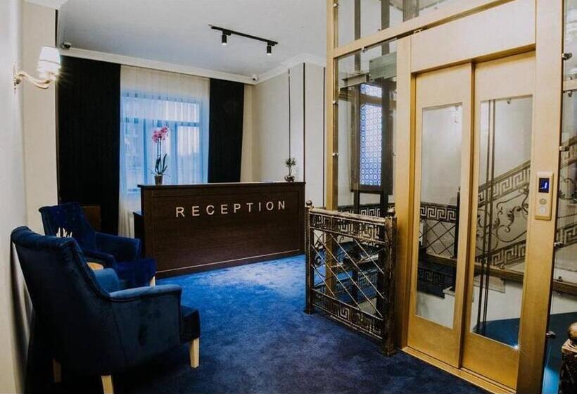 Vi̇va Boutique & Mirror Deluxe Hotel S Baku