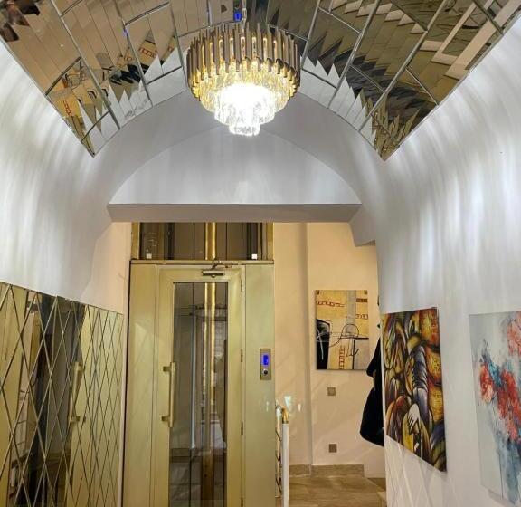 Vi̇va Boutique & Mirror Deluxe Hotel S Baku