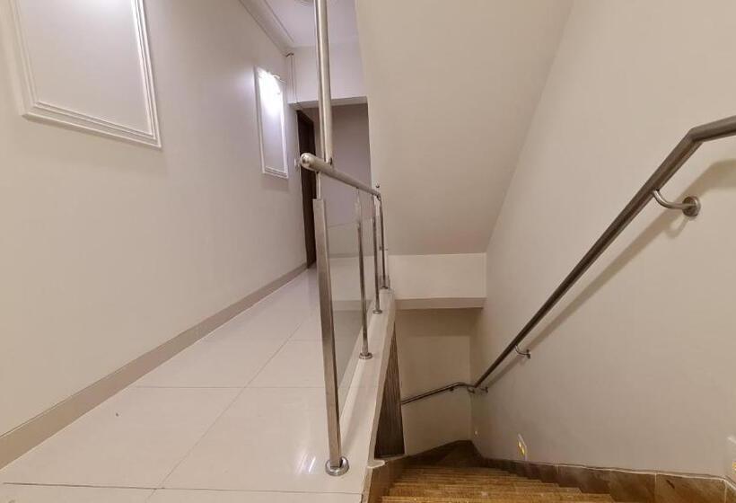 Albergue Rostel Live Mumbai