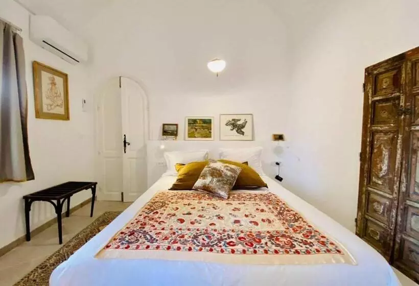 تختخواب و صبحانه Lella Zohra, Studio Avec Piscine à Sidi Bou Said