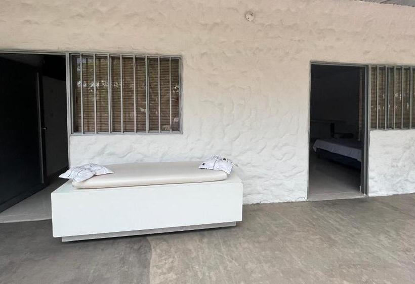 فندق Ebenezer Ecocamp