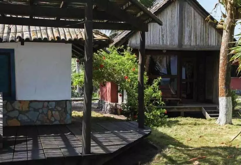 Hotelli Fantas Folly Beach Lodge