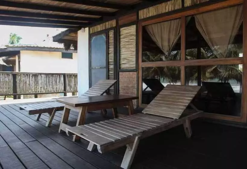 Hotelli Fantas Folly Beach Lodge