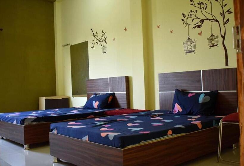 ホテル Gs Marriage Garden , Kareli