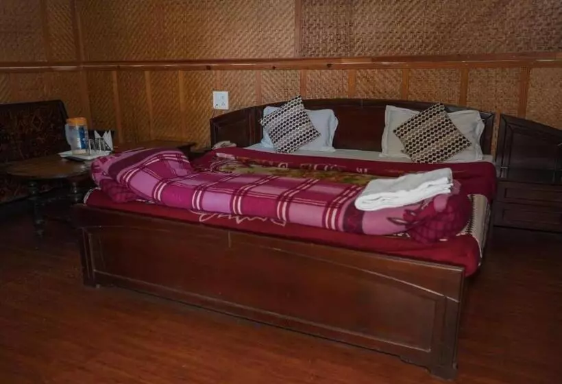 ホテル Himalaya Mount View Resort Uttarakhand