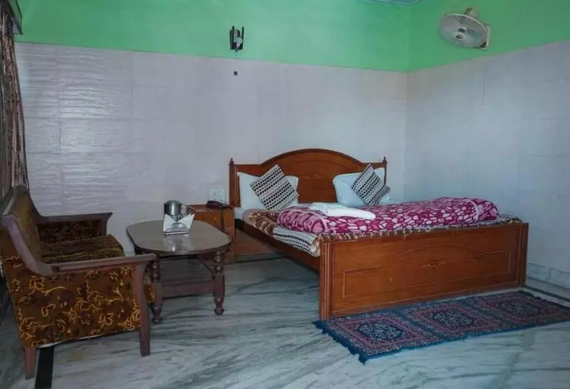 ホテル Himalaya Mount View Resort Uttarakhand
