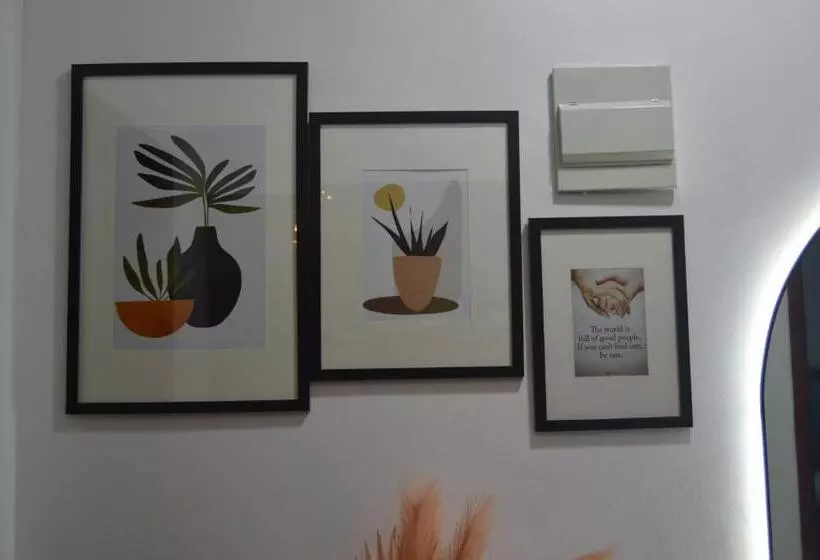 هتل Lovana Apartments And