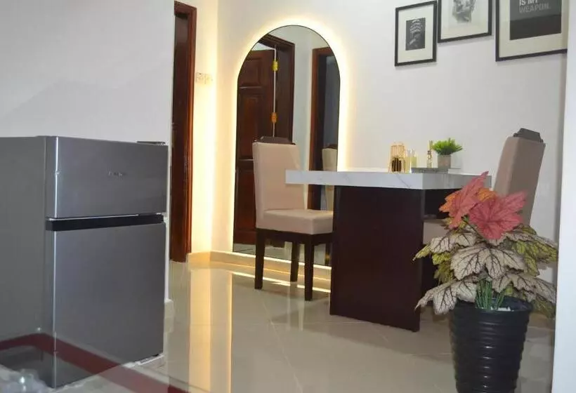 هتل Lovana Apartments And