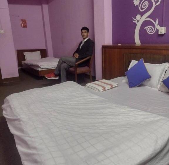 هتل Namesta Stupa