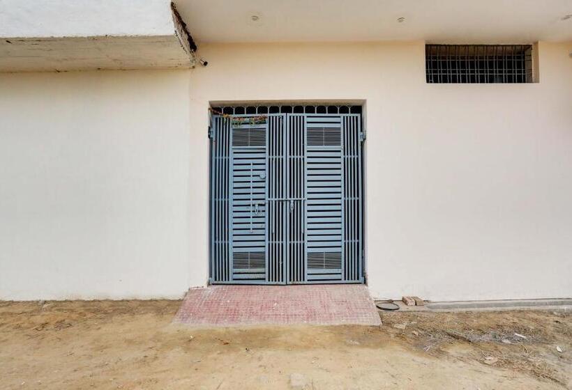 Hotel Oyo Jr Guest House