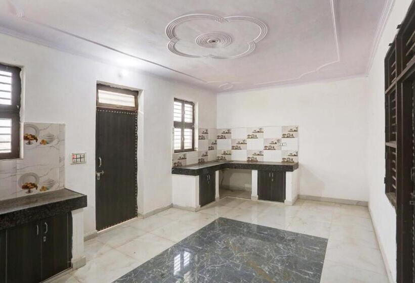 Hotel Oyo Jr Guest House