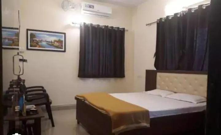 ホテル Somnath Guest House