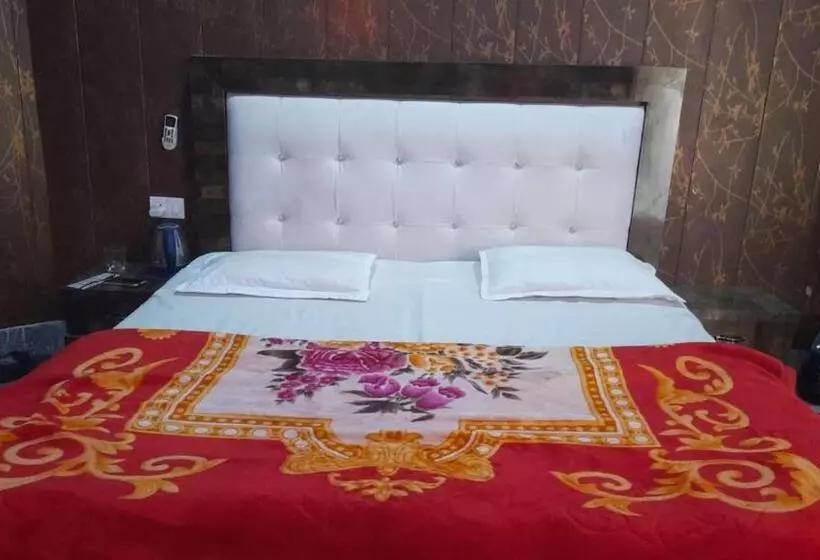 ホテル Somnath Guest House
