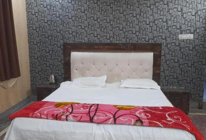 فندق Somnath Guest House