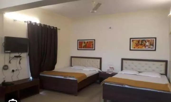 ホテル Somnath Guest House