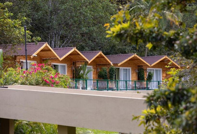 호텔 Stone Wood Jungle Resort, Dandeli