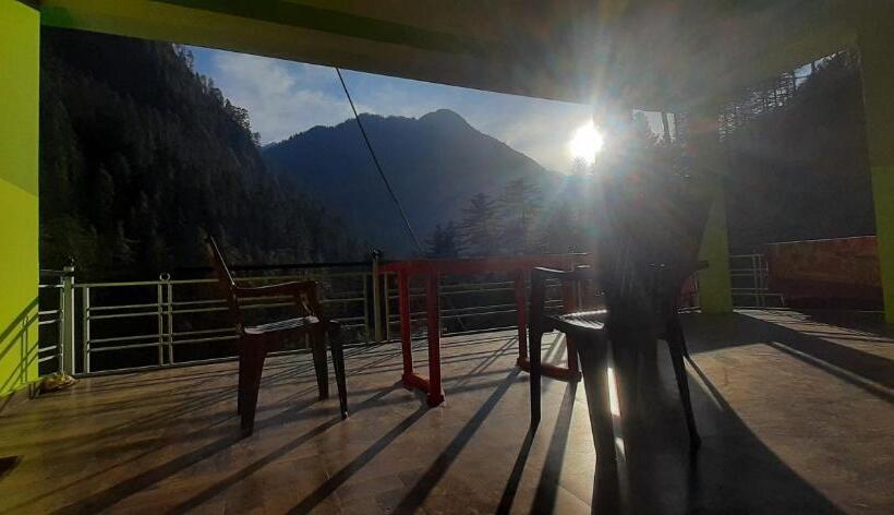 פנסיון Divine Connection