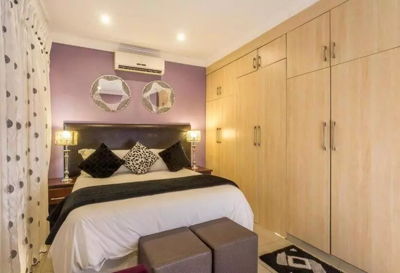 Majatalo Room In Guest Room   Ezulwini Guest House   Queen Room With Balcony For 2 Guests In Ballito