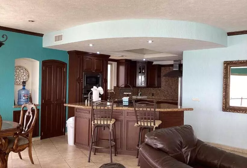 リゾートホテル Spacious 4 Bedroom Condo With Expansive Ocean Views And Luxurous Features   #910 Sonoran Sky   Rp Va