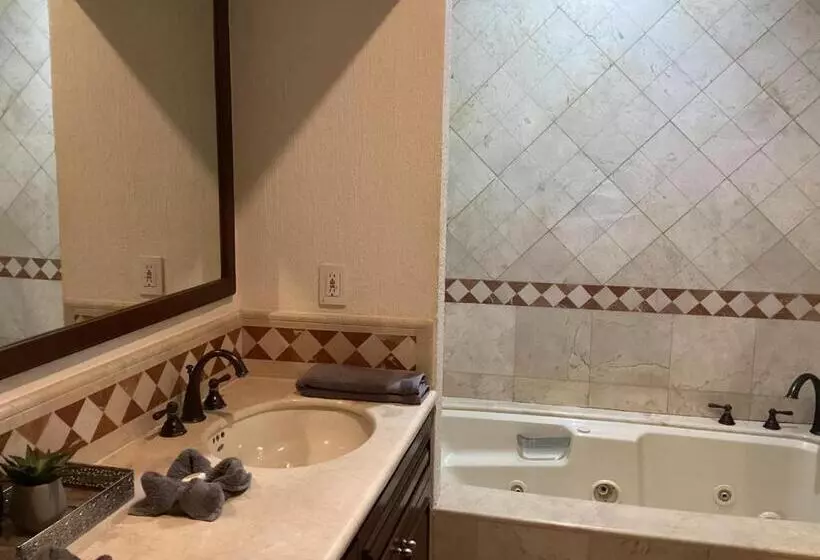 リゾートホテル Spacious 4 Bedroom Condo With Expansive Ocean Views And Luxurous Features   #910 Sonoran Sky   Rp Va