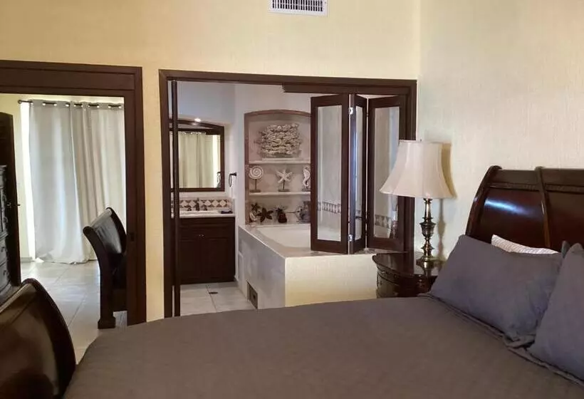 リゾートホテル Spacious 4 Bedroom Condo With Expansive Ocean Views And Luxurous Features   #910 Sonoran Sky   Rp Va