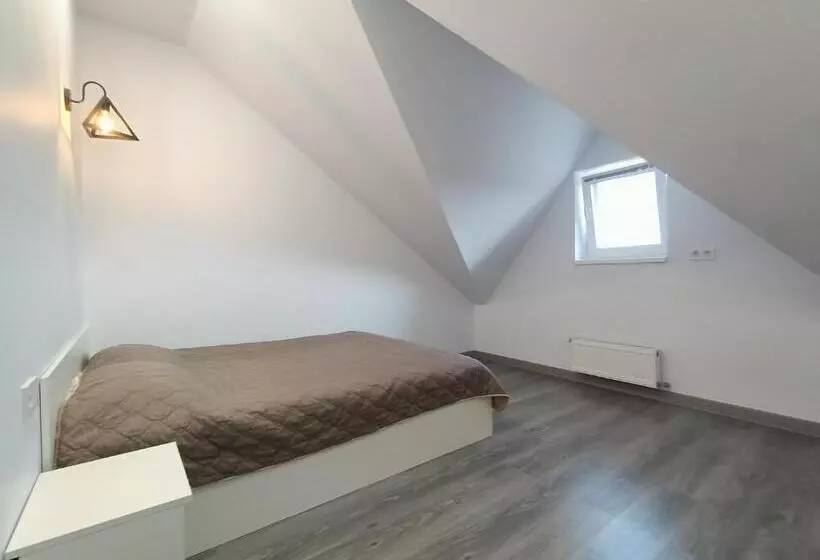 Retkeilymaja Apartments Bis House