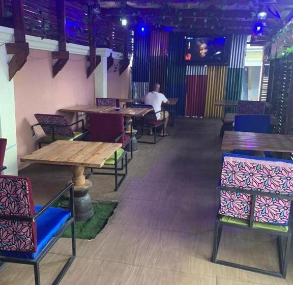 Arrow Groves Hotel Service