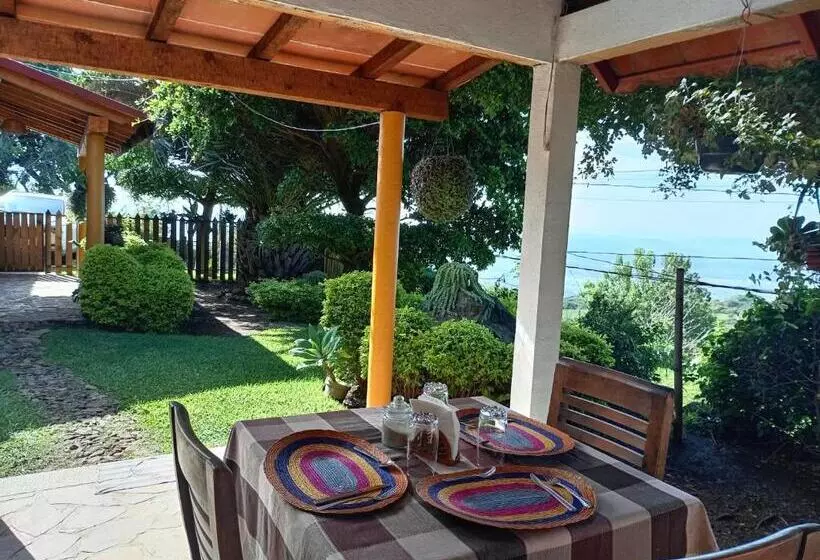 Aamiaismajoitus (B&B) Casa Los Olivos