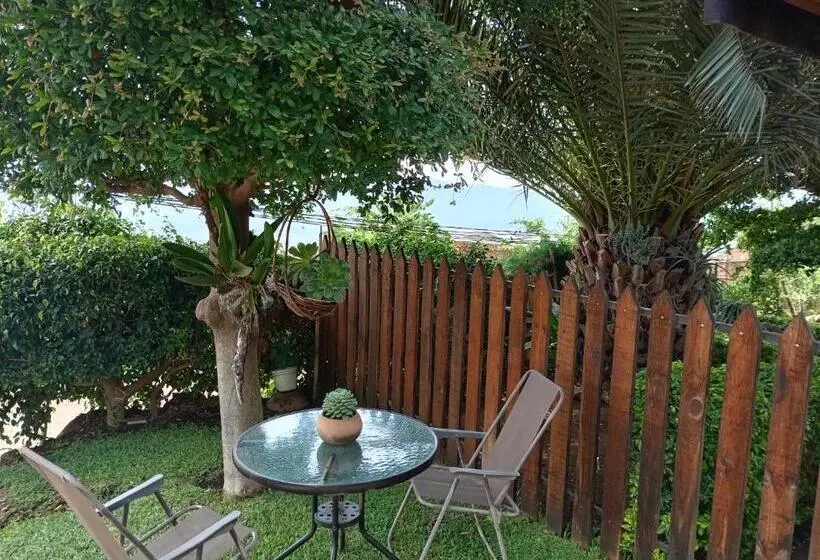 Aamiaismajoitus (B&B) Casa Los Olivos