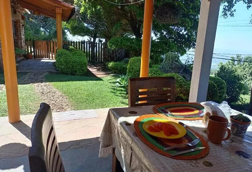 Aamiaismajoitus (B&B) Casa Los Olivos