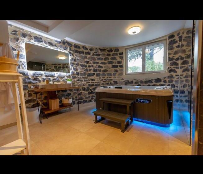 مبيت وإفطار La Demeure Des Sens Avec Spa Et Sauna