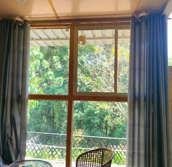 ホテル Arayam Bhimtal