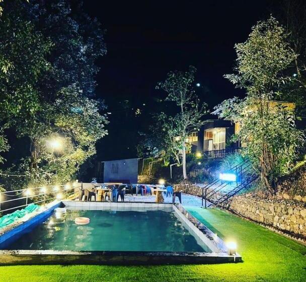 ホテル Arayam Bhimtal