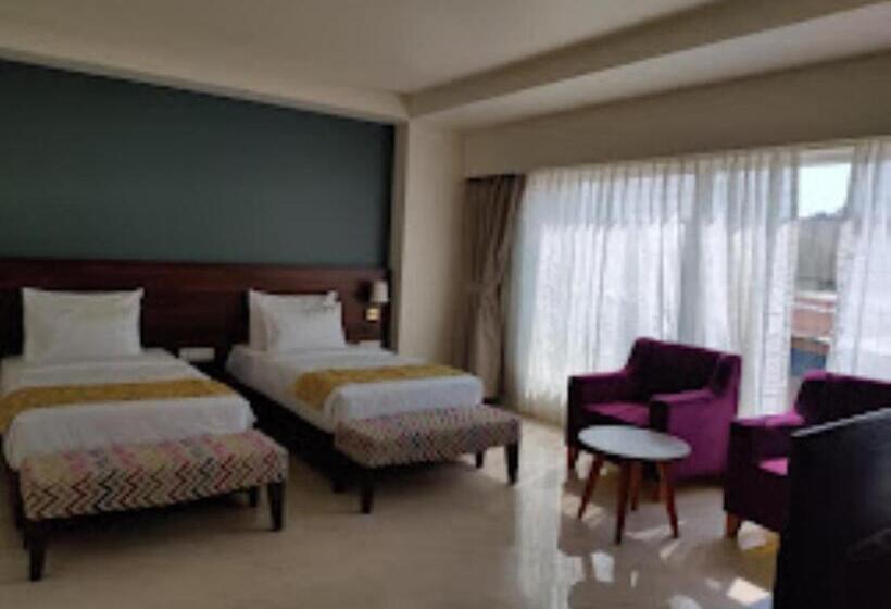 هتل Daani Continental Imphal