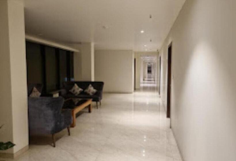 هتل Daani Continental Imphal