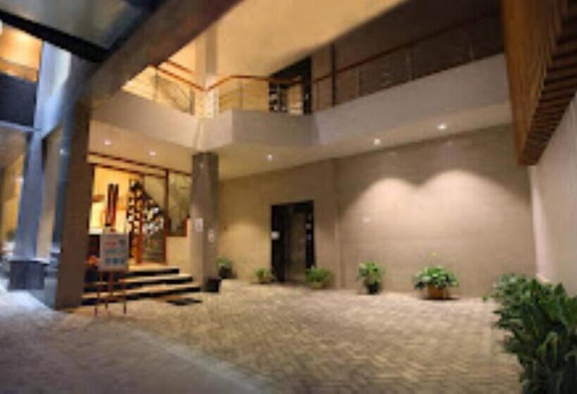 هتل Daani Continental Imphal