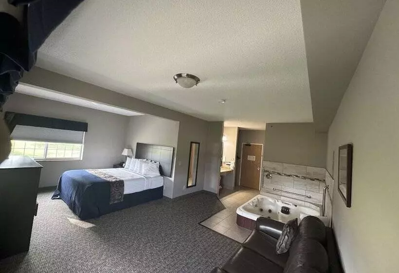 Hotelli Garner Inn & Suites