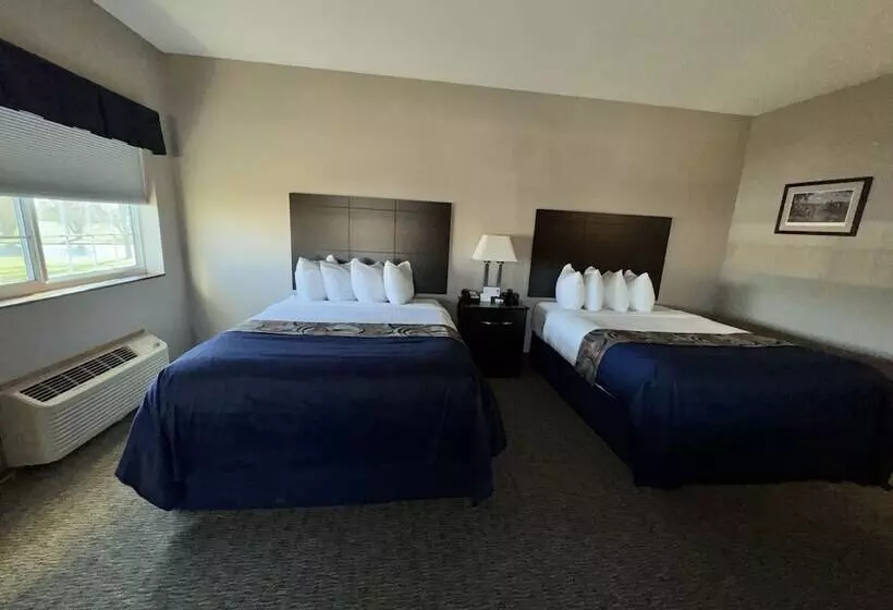 Hotelli Garner Inn & Suites