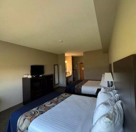 Hotelli Garner Inn & Suites