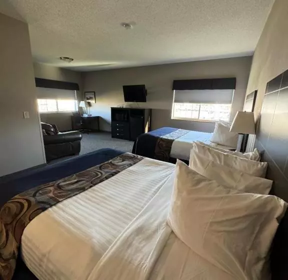 Hotelli Garner Inn & Suites