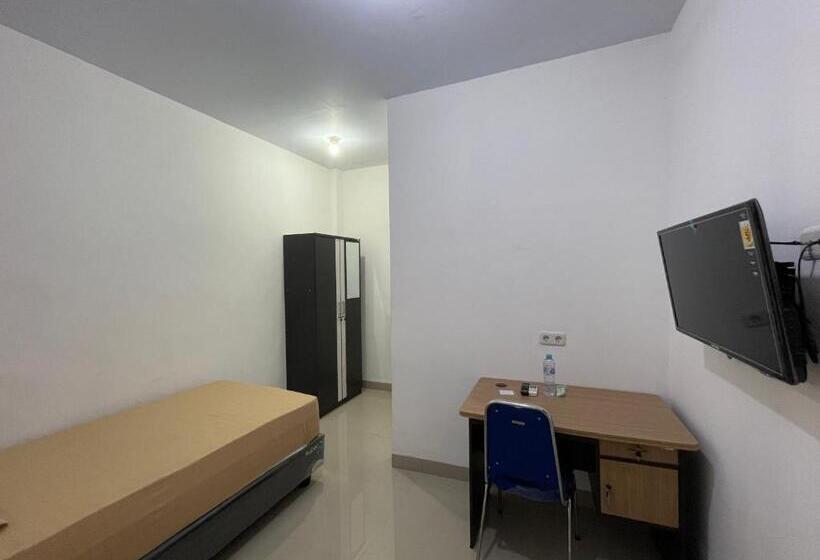 Отель Oyo 93297 Penginapan Musafir Syariah