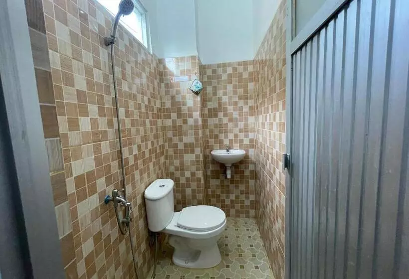 Hotelli Oyo 93297 Penginapan Musafir Syariah