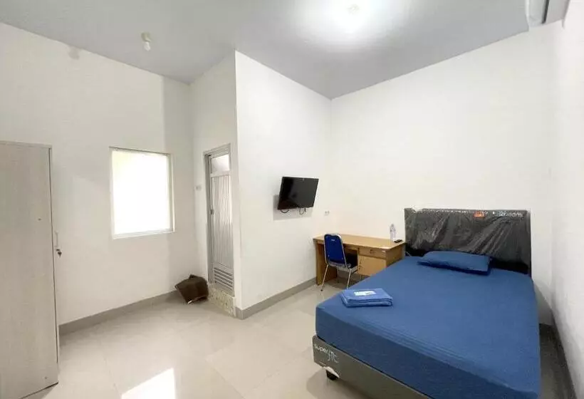 Hotelli Oyo 93297 Penginapan Musafir Syariah